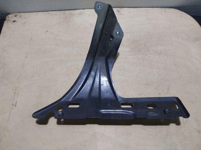 bontott VW TOURAN Jobb Sárvédő Oldaltartó