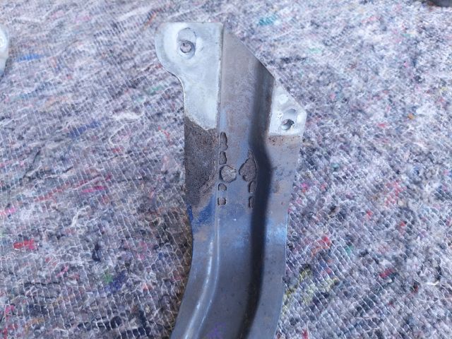 bontott VW TOURAN Jobb Sárvédő Oldaltartó