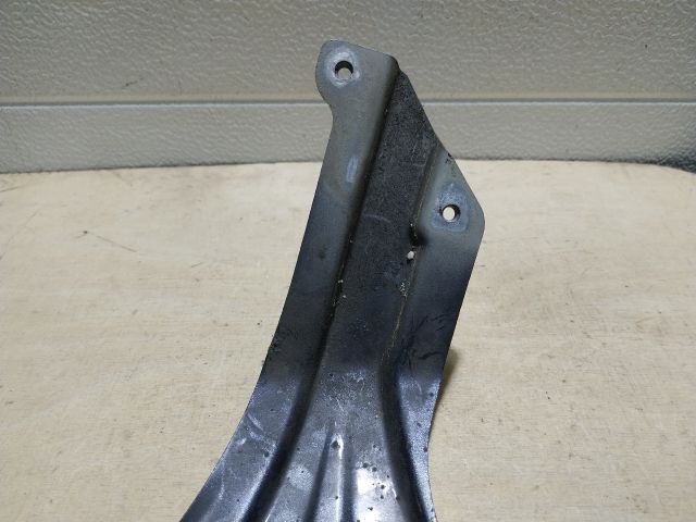 bontott VW TOURAN Jobb Sárvédő Oldaltartó