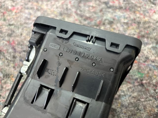 bontott VW TOURAN Jobb Szellőző