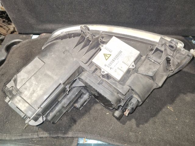 bontott VW TOURAN Jobb Xenon Fényszóró