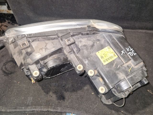 bontott VW TOURAN Jobb Xenon Fényszóró