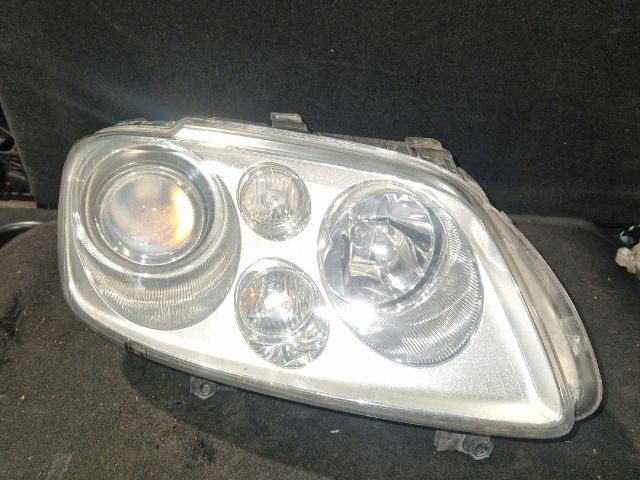 bontott VW TOURAN Jobb Xenon Fényszóró