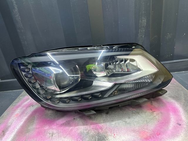 bontott VW TOURAN Jobb Xenon Fényszóró