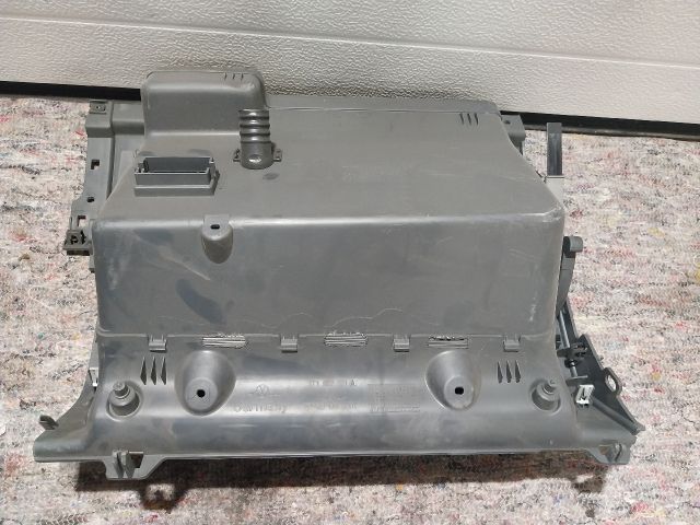 bontott VW TOURAN Kesztyűtartó