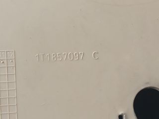 bontott VW TOURAN Kesztyűtartó