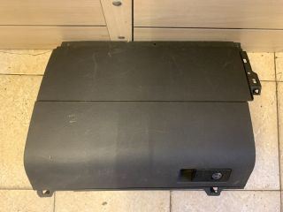 bontott VW TOURAN Kesztyűtartó