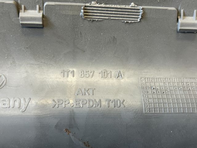 bontott VW TOURAN Kesztyűtartó