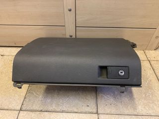 bontott VW TOURAN Kesztyűtartó