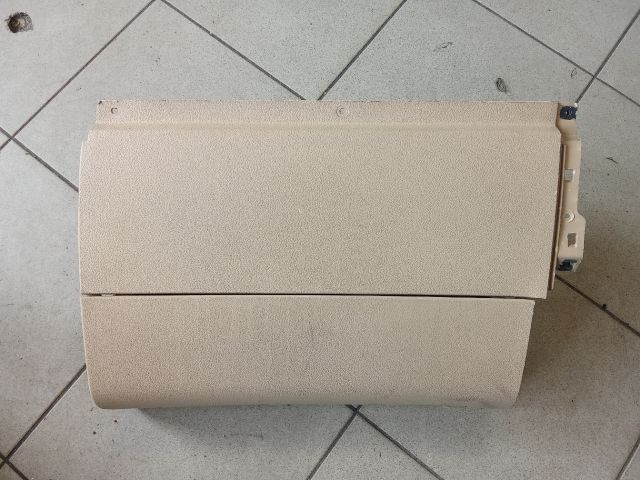 bontott VW TOURAN Kesztyűtartó