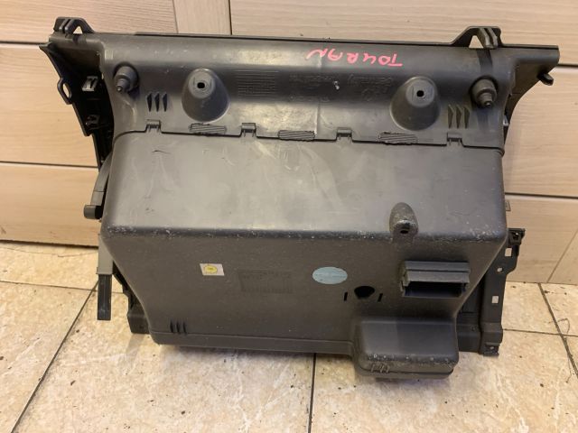 bontott VW TOURAN Kesztyűtartó