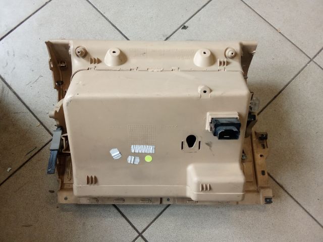 bontott VW TOURAN Kesztyűtartó