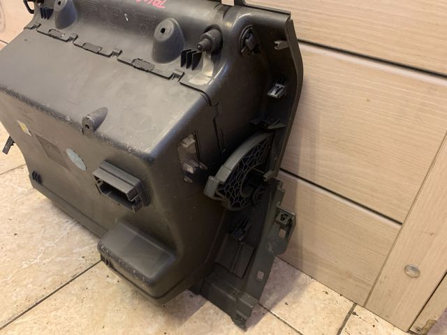 bontott VW TOURAN Kesztyűtartó