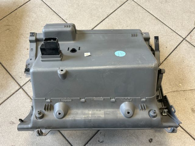 bontott VW TOURAN Kesztyűtartó