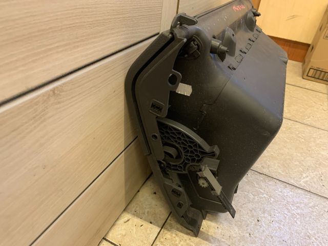 bontott VW TOURAN Kesztyűtartó