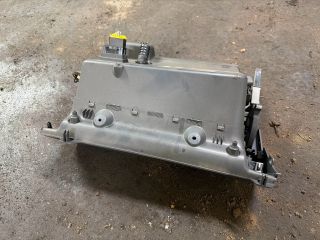 bontott VW TOURAN Kesztyűtartó