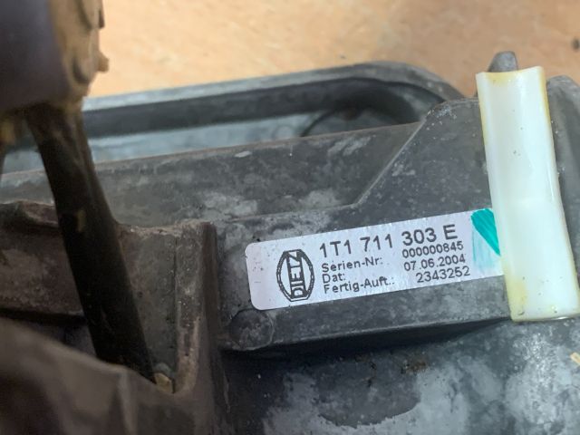 bontott VW TOURAN Kézifék Kar