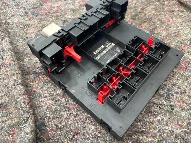 bontott VW TOURAN Komfort Elektronika