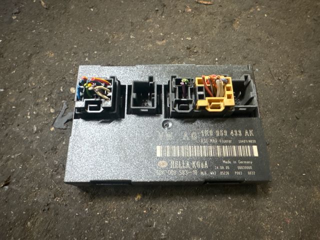 bontott VW TOURAN Komfort Elektronika