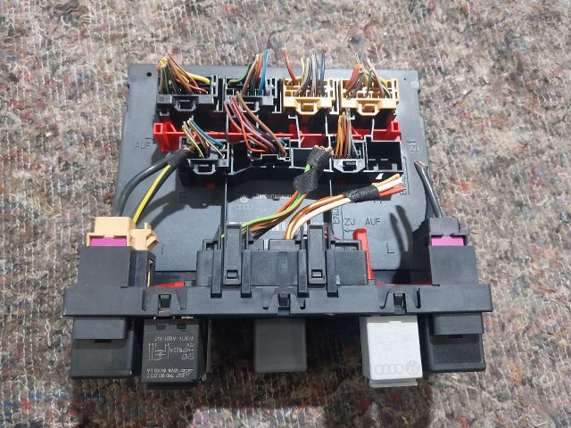 bontott VW TOURAN Komfort Elektronika