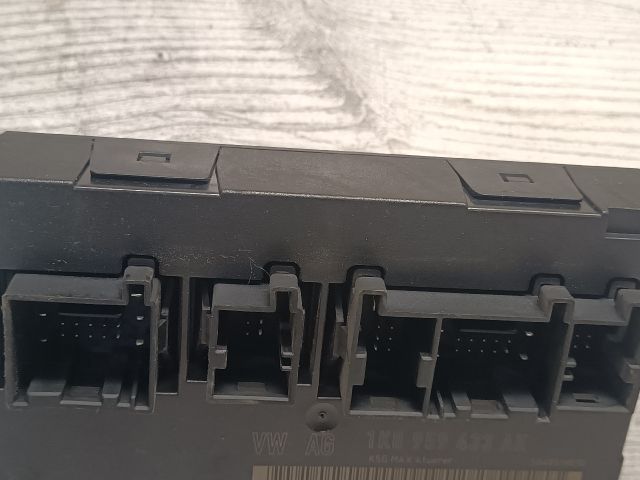 bontott VW TOURAN Komfort Elektronika