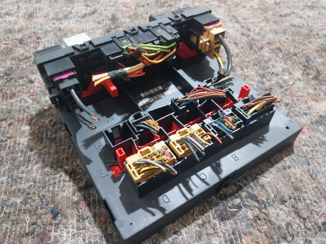 bontott VW TOURAN Komfort Elektronika