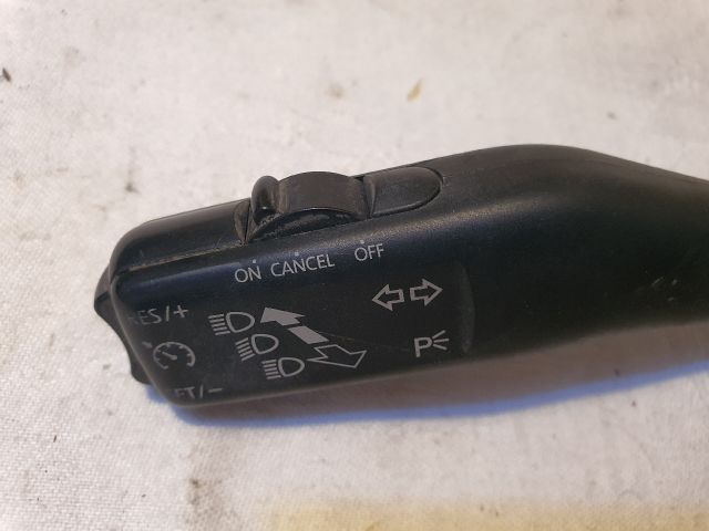 bontott VW TOURAN Komplett Kormánykapcsoló (Bajuszkapcsoló)