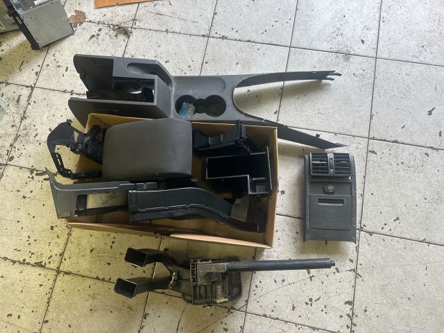 bontott VW TOURAN Könyöklő