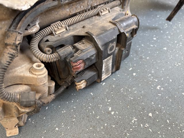 bontott VW TOURAN Kormánymű (Elektromos)