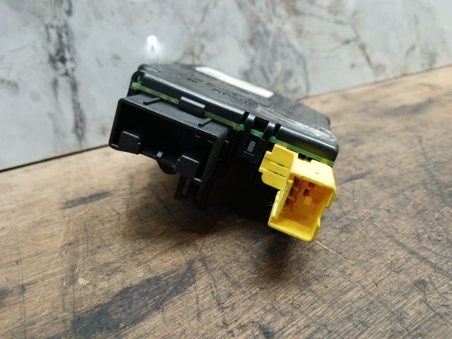 bontott VW TOURAN Kormányoszlop Vezérlő