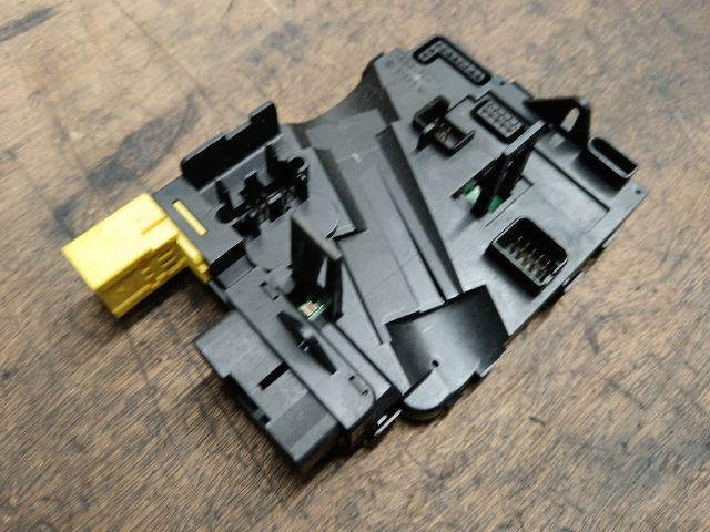 bontott VW TOURAN Kormányoszlop Vezérlő