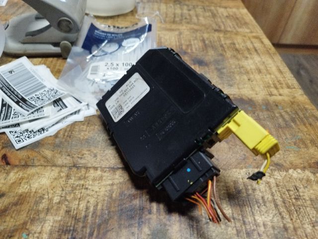 bontott VW TOURAN Kormányoszlop Vezérlő