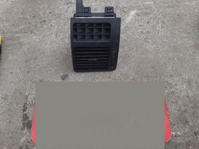 bontott VW TOURAN Középső Bal Szellőző