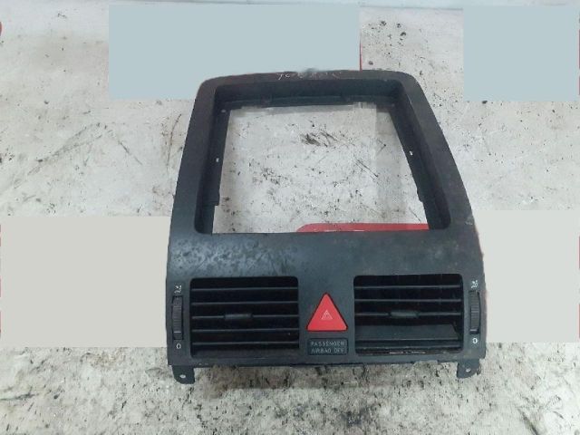 bontott VW TOURAN Középső Bal Szellőző