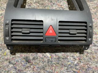 bontott VW TOURAN Középső Szellőző Keret