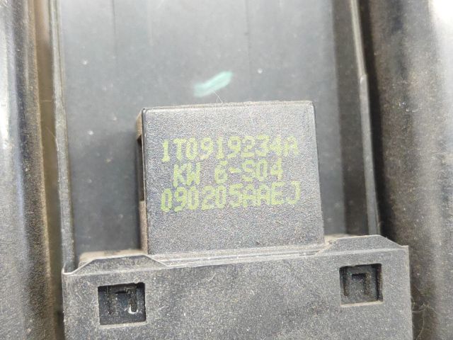 bontott VW TOURAN Középső Szellőző