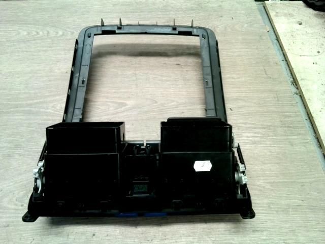 bontott VW TOURAN Középső Szellőző