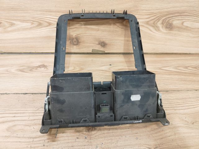 bontott VW TOURAN Középső Szellőző