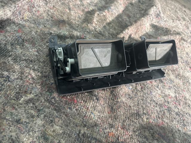 bontott VW TOURAN Középső Szellőző