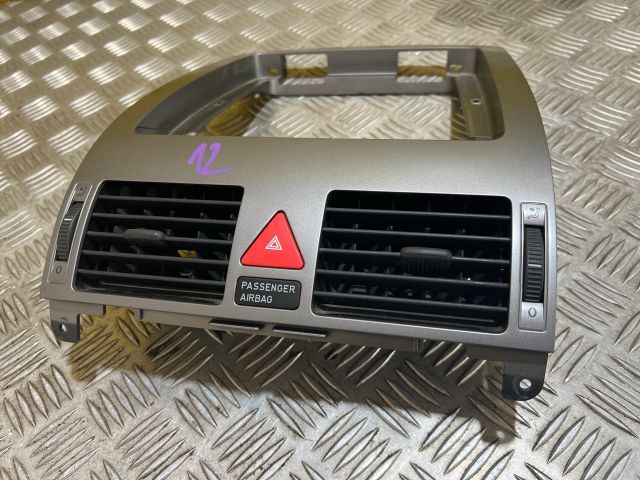 bontott VW TOURAN Középső Szellőző