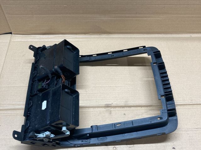 bontott VW TOURAN Középső Szellőző