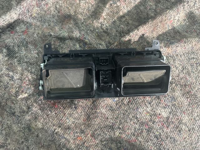 bontott VW TOURAN Középső Szellőző