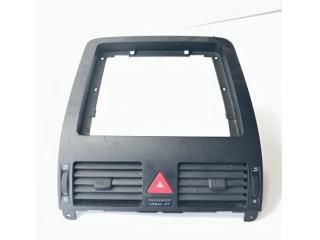 bontott VW TOURAN Középső Szellőző