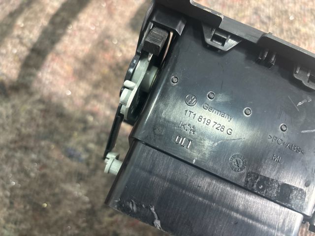 bontott VW TOURAN Középső Szellőző