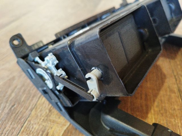 bontott VW TOURAN Középső Szellőző