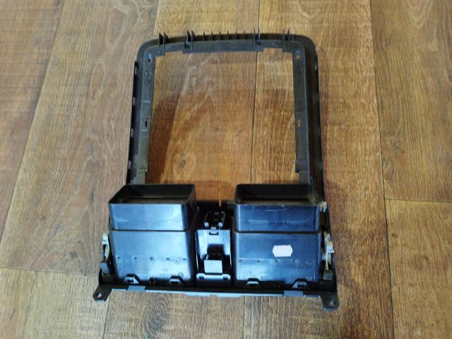 bontott VW TOURAN Középső Szellőző