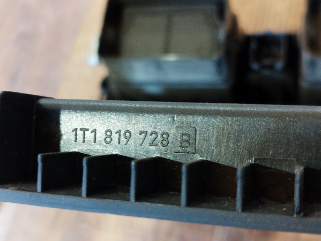 bontott VW TOURAN Középső Szellőző