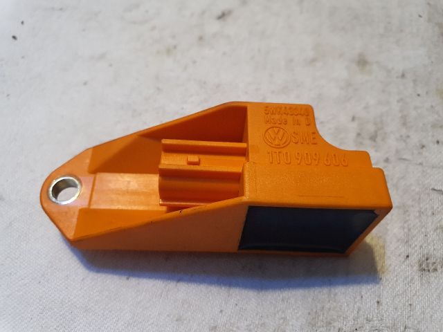 bontott VW TOURAN Központi Ütközés Érzékelő