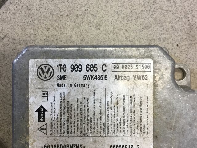 bontott VW TOURAN Légzsák Elektronika