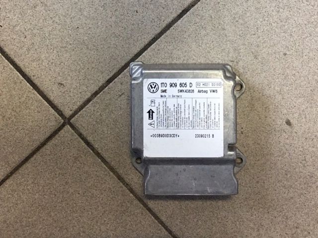 bontott VW TOURAN Légzsák Elektronika